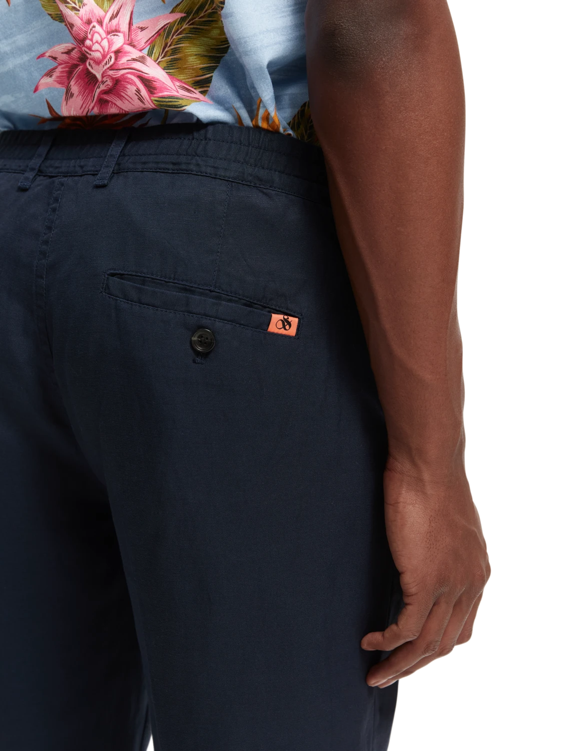 Scotch & Soda Blake Pleated Slim-Fit Chino 6 Scotch & Soda Blake Pleated Slim-Fit Chino - Image 4