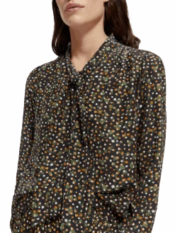 Scotch & Soda Lightweight Shirt With Ribbon Collar 24 Scotch & Soda Lightweight Shirt With Ribbon Collar -Scotch & Soda 169362 Space 20floral 20cinnamon 20spice MDL DTL1