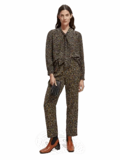 Scotch & Soda Lightweight Shirt With Ribbon Collar 25 Scotch & Soda Lightweight Shirt With Ribbon Collar -Scotch & Soda 169362 Space 20floral 20cinnamon 20spice MDL FNT