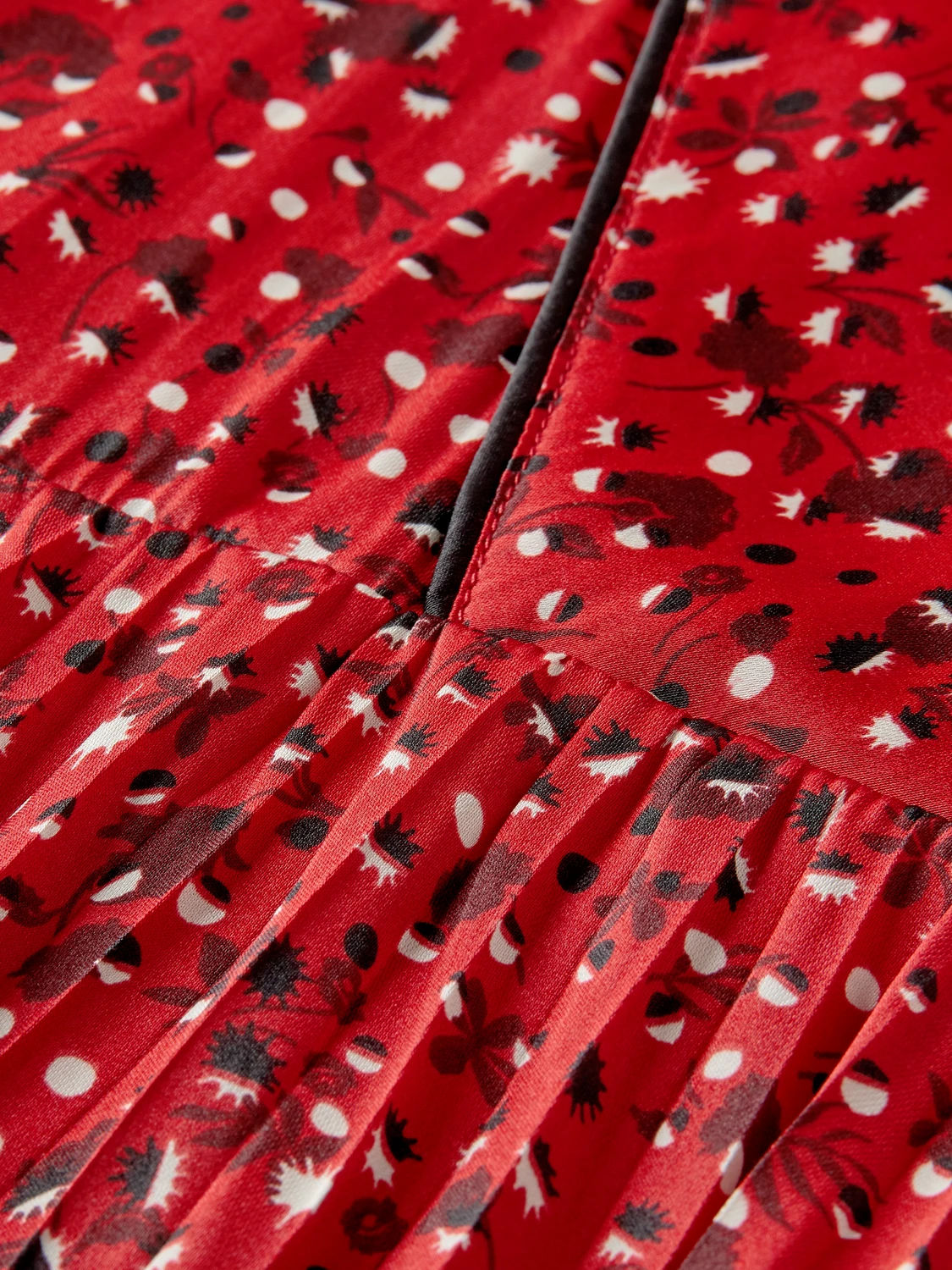 Scotch & Soda Long-Sleeved Pleated Midi Dress 9 Scotch & Soda Long-Sleeved Pleated Midi Dress - Image 7