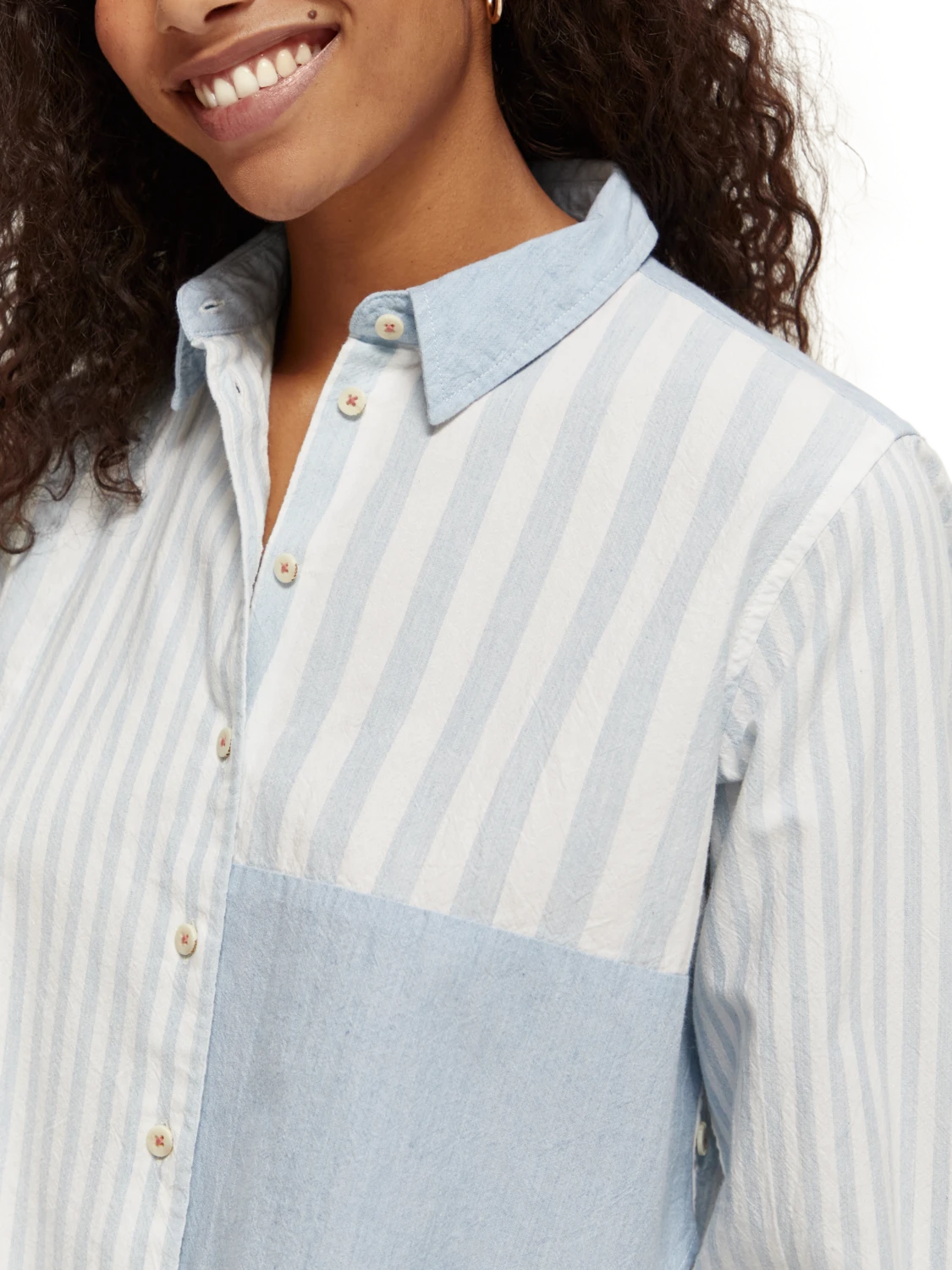Scotch & Soda Cropped Boxy Fit Shirt 6 Scotch & Soda Cropped Boxy Fit Shirt - Image 4