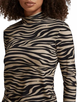 Scotch & Soda All Over Printed Long Sleeved T-Shirt 11 Scotch & Soda All Over Printed Long Sleeved T-Shirt -Scotch & Soda 176293 1141 MDL DTL1 9e51858b 0e87 4797 8c19 95c2472a9119