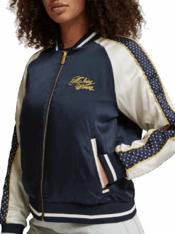 Scotch & Soda Making Waves Reversible Bomber Detail -Scotch & Soda 176428 0002 MDL DTL1 649ee1b6 3032 43dc 9e84 c392d8323bf5