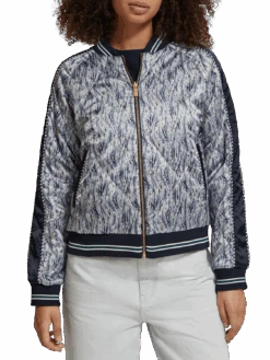 Scotch & Soda Making Waves Reversible Bomber Detail -Scotch & Soda 176428 0002 NHD DTL2 148f82ff 5ec7 408d bdc6 ad4a95c05ec8