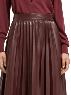 Scotch & Soda Faux Leather Pleated High Rise Midi Skirt -Scotch & Soda 176847 0177 MDL DTL1 a42491c6 1de1 4d65 aa92 b77492120242
