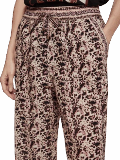 Scotch & Soda Block Print Beach Pant -Scotch & Soda 177504 7244 FIT DTL1 e5e27b7a 96ad 47a8 a00e 153c8d8b6add